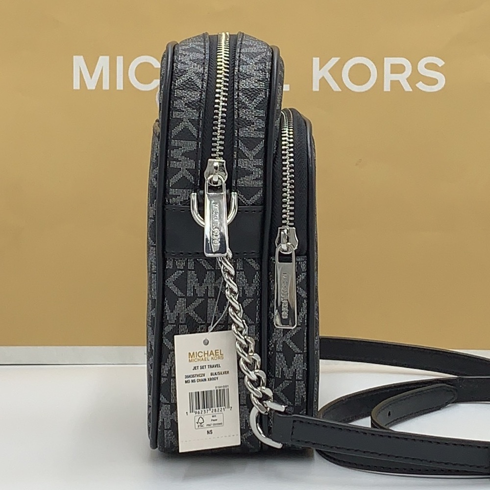 MICHAEL KORS
Jet Set Travel Medium Signature Logo Crossbody
COLOR BLACK SILVER - Picture 4 of 16